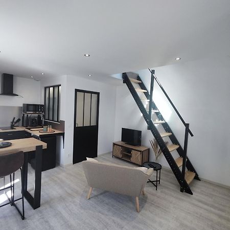 Studio Neuf Situe Au Coeur D'Un Bourg Paisible Pacé Exteriör bild