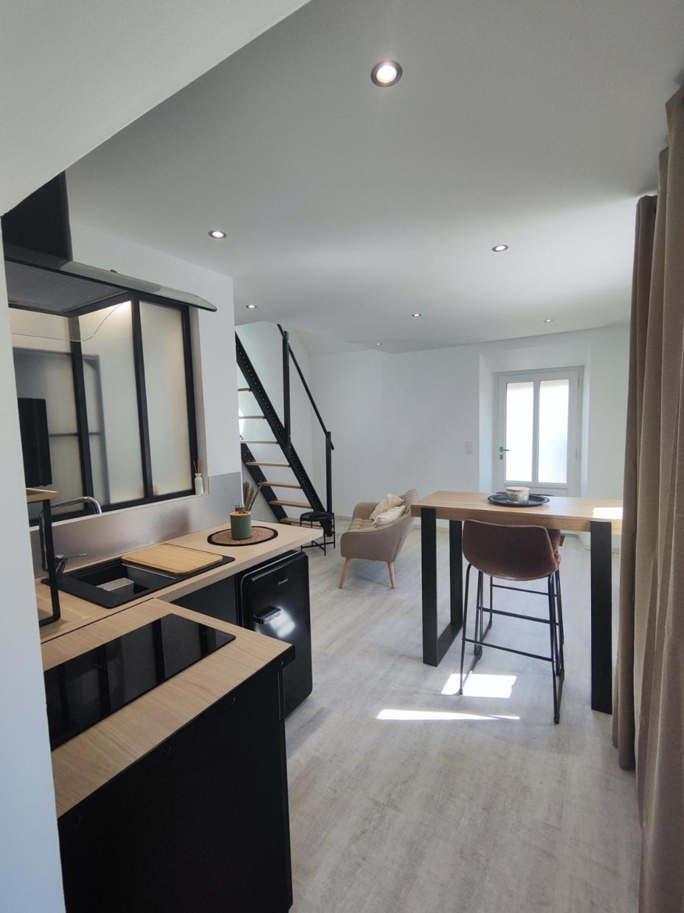 Studio Neuf Situe Au Coeur D'Un Bourg Paisible Pacé Exteriör bild